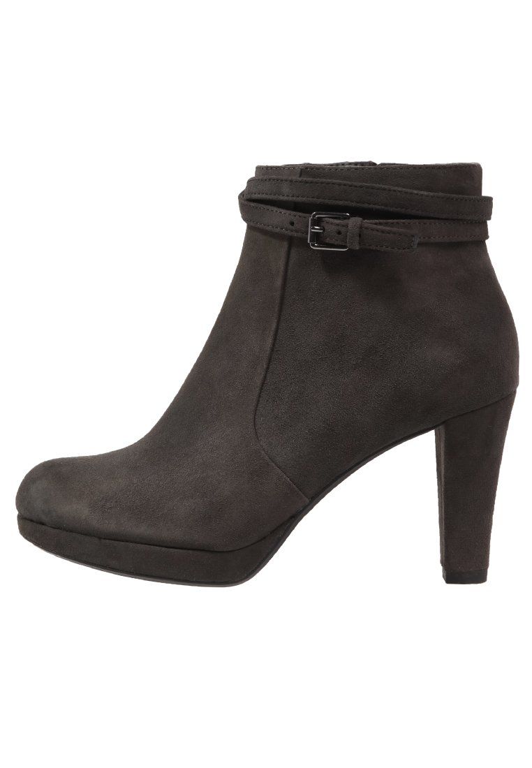 clarks kendra boots