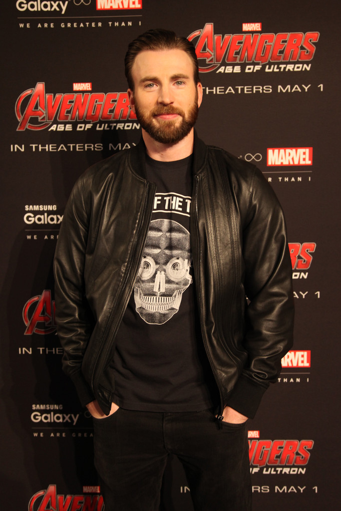 Pickture - Chris Evans in NYC, April 24th 2015